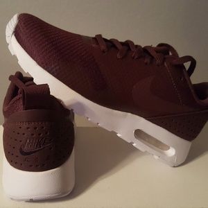 Nike Air Max Tavas